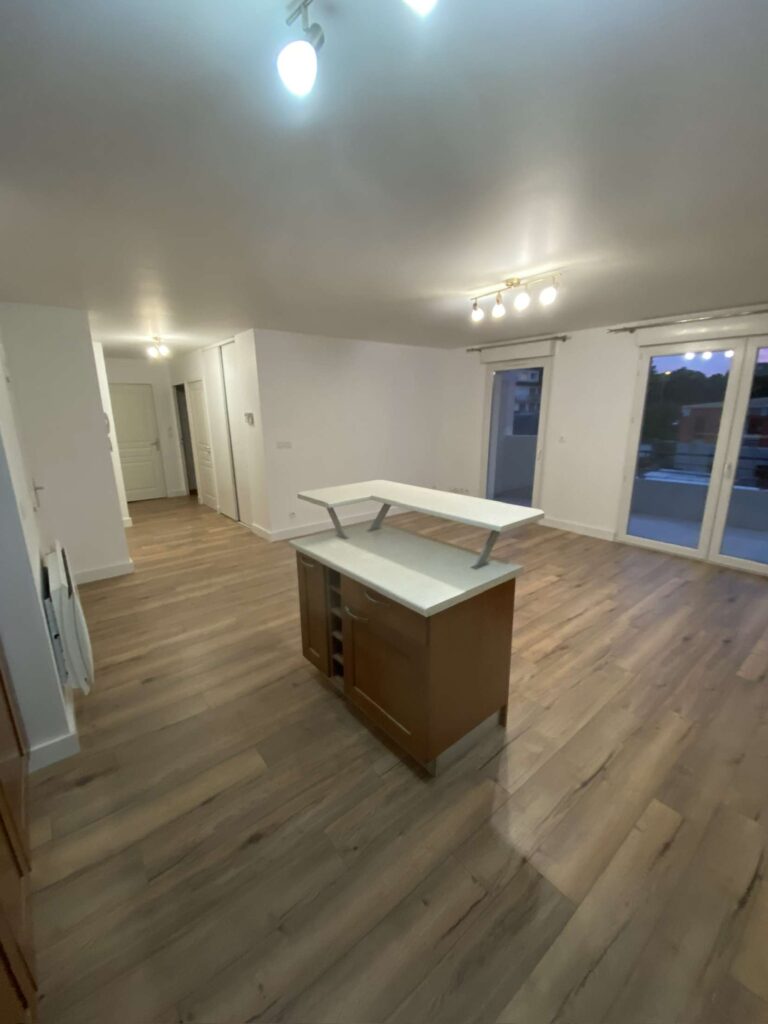 Installation de parquet flottant ou contrecollé moderne à Mondeville et agglomération Caen