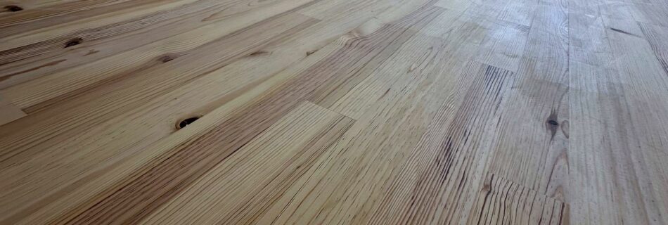 Ponçage parquet pin chambre – Maxard Parquet