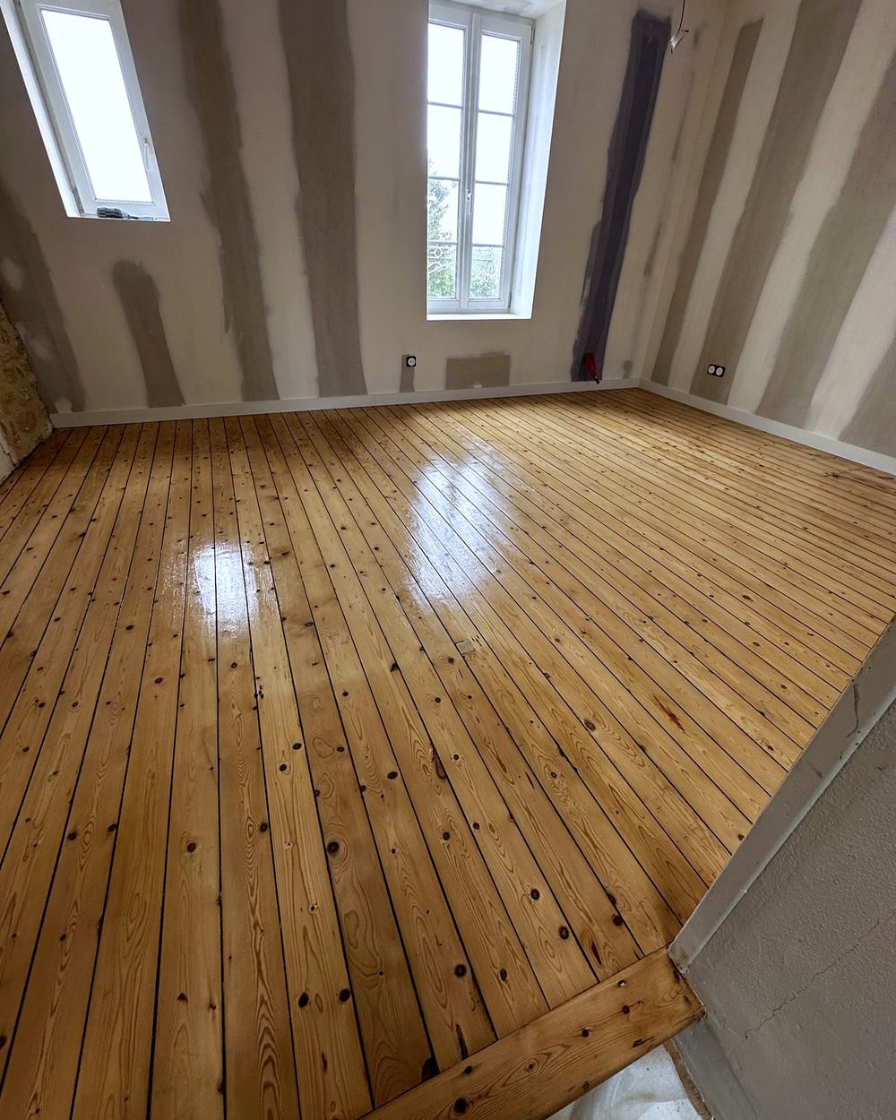 Pin ancien après rénovation – Maxard Parquet