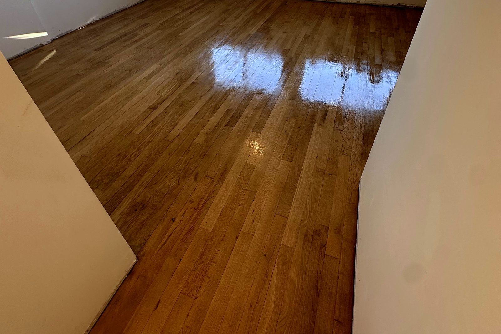 Restauration parquet chêne vitrifie – Maxard Parquet