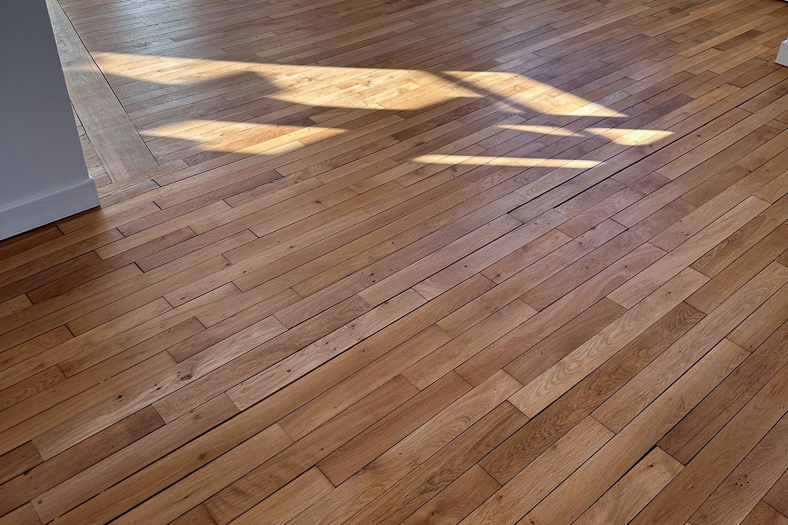 Vitrification parquet chêne chambre – Maxard Parquet