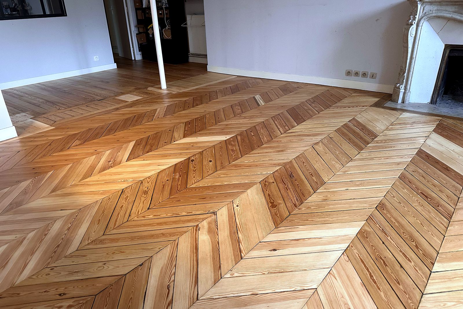 Vitrification parquet point de hongrie pin – Maxard Parquet